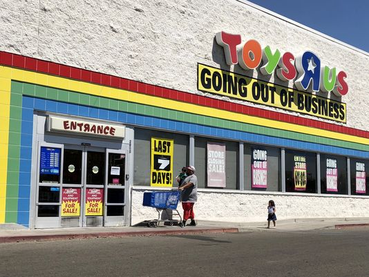 toy-r-us-last-day-june-30-closing-US-stores-royal-trending