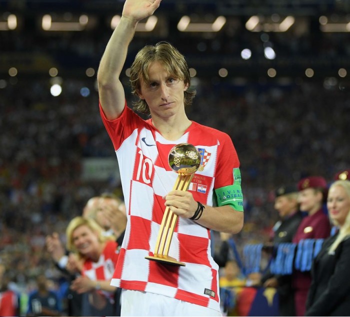 Luka Modric with the Golden Ball Trophy in the 2018 FIFA world cup